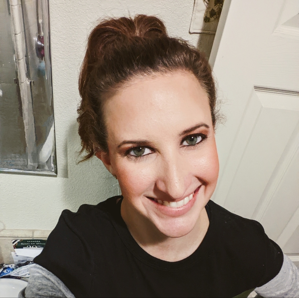 Meet your Posher, Alicia